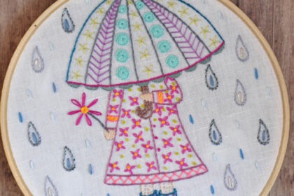 Emilie sous la pluie - Broderie