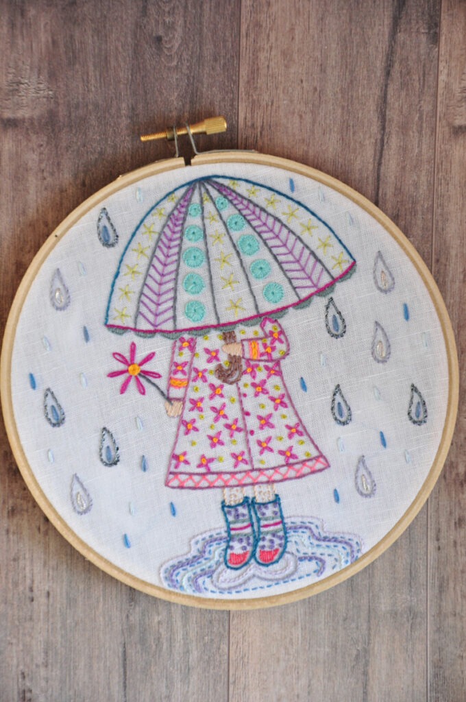 Emilie sous la pluie - Broderie