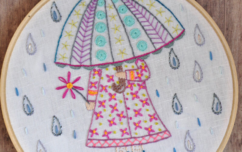 Emilie sous la pluie - Broderie