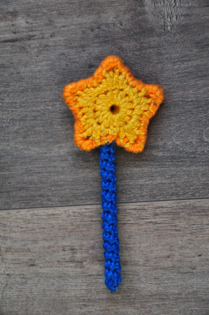 UCAMA - Mini Cendrilène et sa baguette balai - Crochet